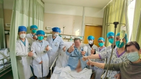 阻击“大白肺”，热血谱华章 | 我院九楼重症病房数位重症患者相继病情好转或康复出院
