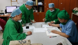 肛肠专家赴韩国进行学术访问