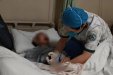 88岁老人闯“冠”成功，家属写信感谢医护人员“把我父亲从死亡线上拉了回来”