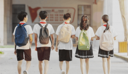 是什么让孩子的身姿不再挺拔？