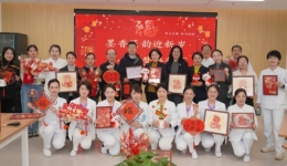 送福啦！医院举行2025年“墨香匠韵迎新岁，齐心筑梦谱新篇”新春送福活动