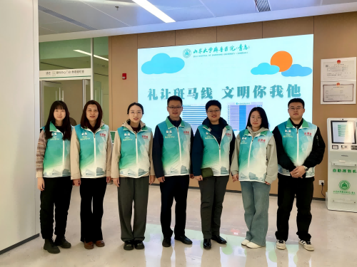我院宣传统战部联合团委开展“礼让斑马线 文明你我他”主题宣传活动