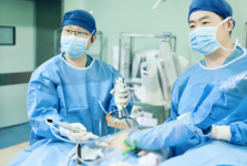 一觉醒来胳膊“掉了”！男子肩关节习惯性脱臼，我院运动医学科成功为其完成全镜下Latarjet手术