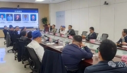 山东大学齐鲁医院（青岛）泌尿外科手术机器人顺利开机并成功举办学术会议