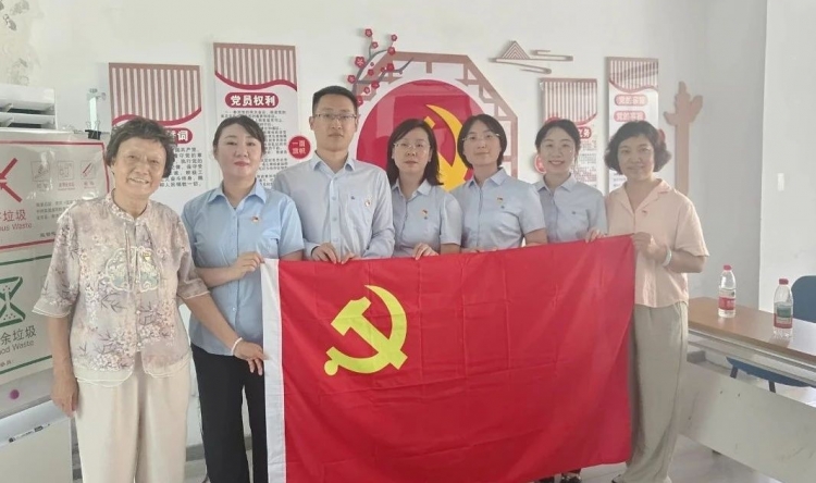 夏日炎炎送清凉 党员科普护健康——我院头颈妇儿党总支儿科党支部开展七·一进社区科普活动