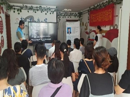 擦亮文明窗口 展示行业形象 | 内镜诊疗中心开展胃肠镜健康公益宣讲