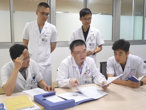 党员先锋 医心向党 | 坚骨柔情——司海朋教授的医者仁心与党员担当