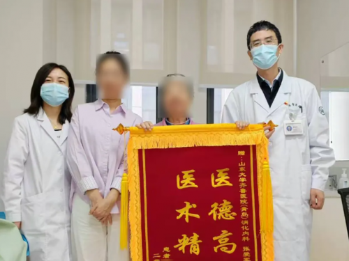 党员先锋 医心向党 | 持镜为戈，破疾病之困——守护患者“生命通道”