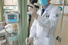 党员先锋 医心向党 | “呼”与“吸”之间的党员担当