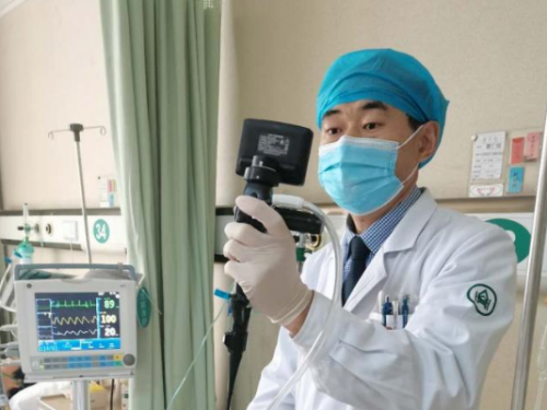 党员先锋 医心向党 | “呼”与“吸”之间的党员担当