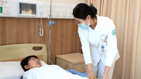 人民日报健康客户端报道我院暖心故事：医护的一句“钢铁侠也会痛”，暖了患者的心