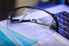 “医”线发布 | 人民日报转载：眼睛出现这两类情况，请立刻就医！千万别拖