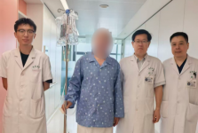 出院前，他把感谢写成了一阕《沁园春》