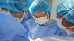 17年3次手术，关节外科高难度翻修助79岁老人顺利康复